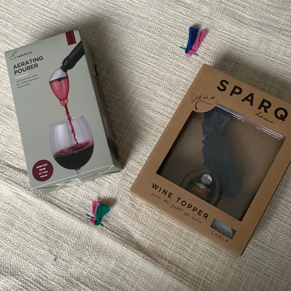 2 California Wine gifts - stopper and aerator - Picture 1 of 5